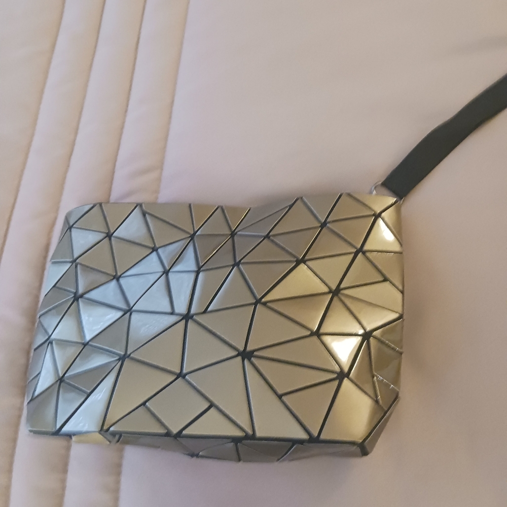 Geometric Patterned Metallic Bronze Shoulder / Wr… - image 3